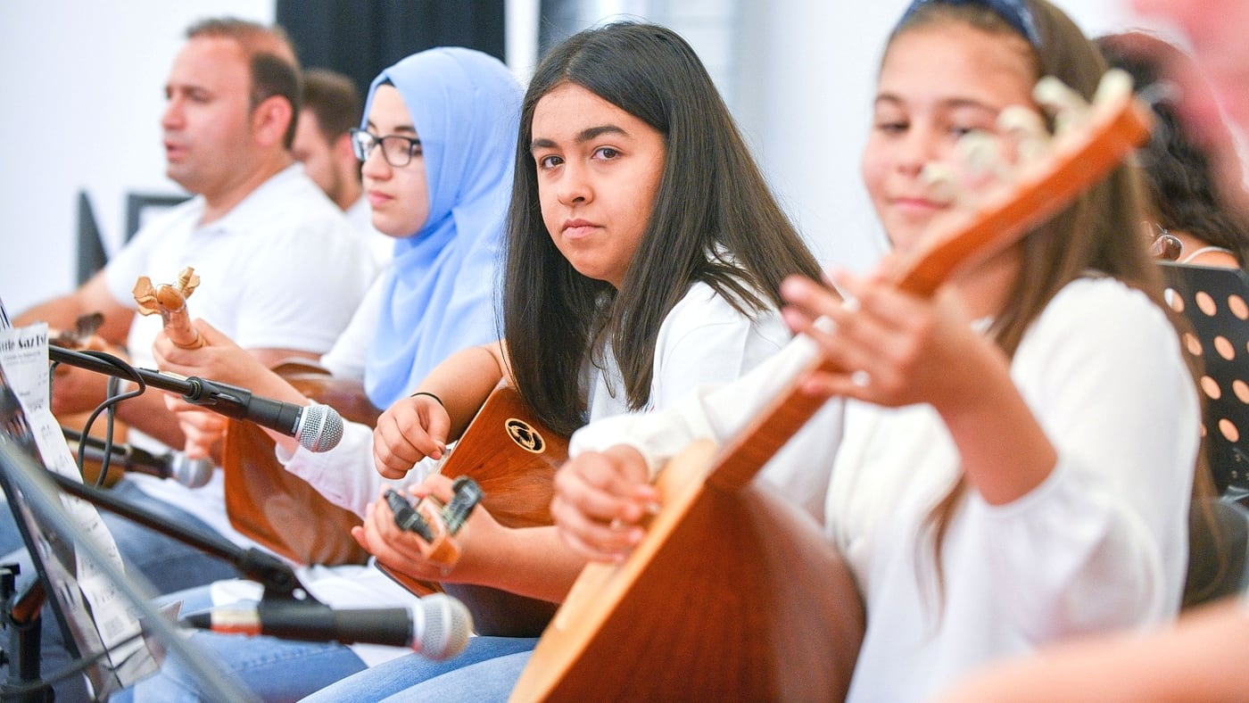Müzik öğrencileri Türk saz müziğiyle izleyiciyi büyüledi